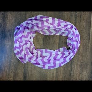 Women’s pink and white chevron infinity scarf
